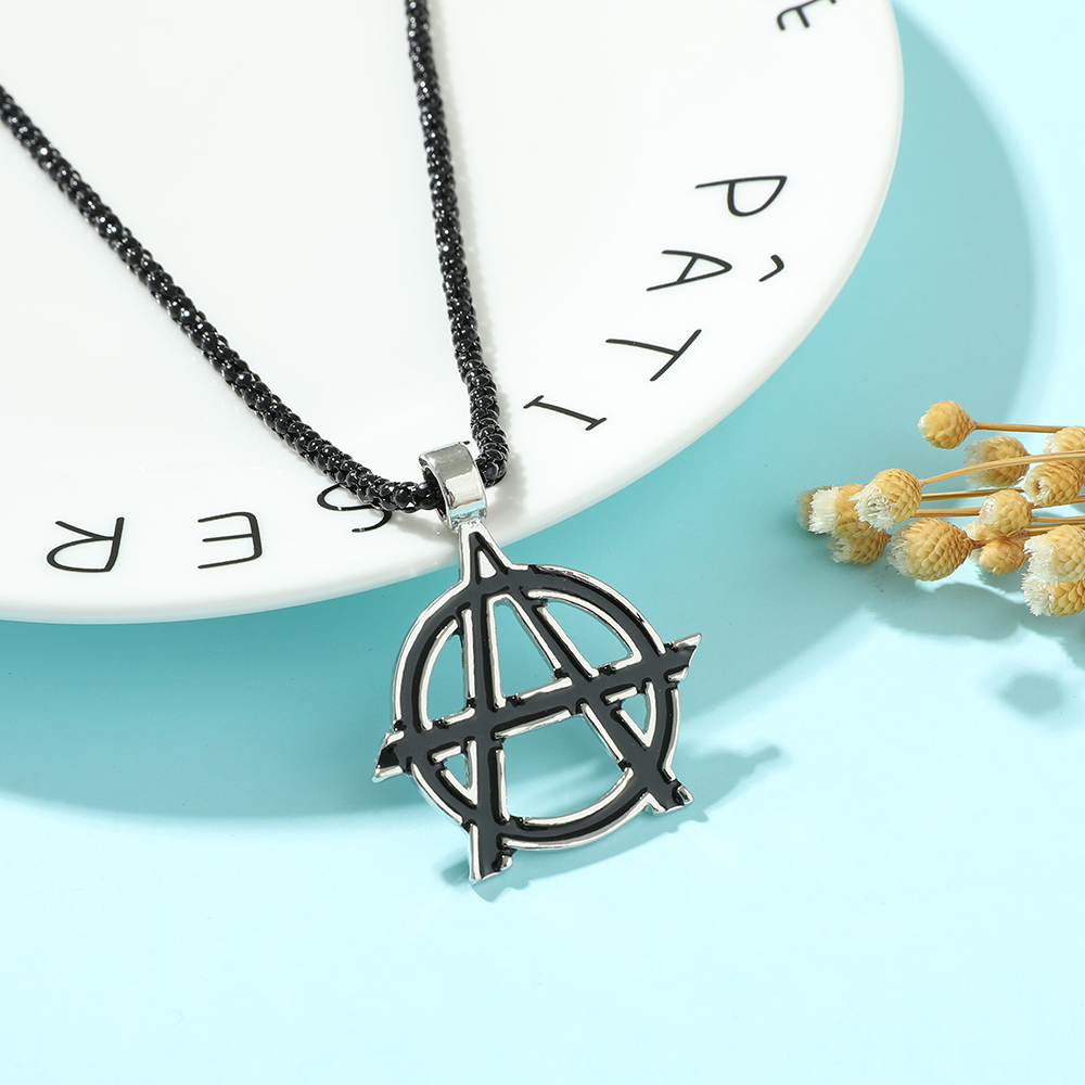 Men Accessories Necklace - 映画アベンジャーズシンボル文字 A ロゴネックレスヴィンテージアナーキーシンボル黒色ペンダント男性用ジュエリーアクセサリーギフト