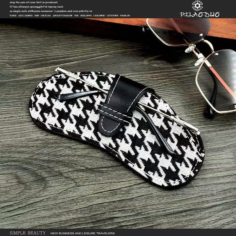 Men Accessories Online - 2026 新しいアイウェアバッグ男性 Wpmen サングラス収納袋キャンバスファッションスタイリッシュで人気のオンラインセレブチェック柄アイウェアバッグ