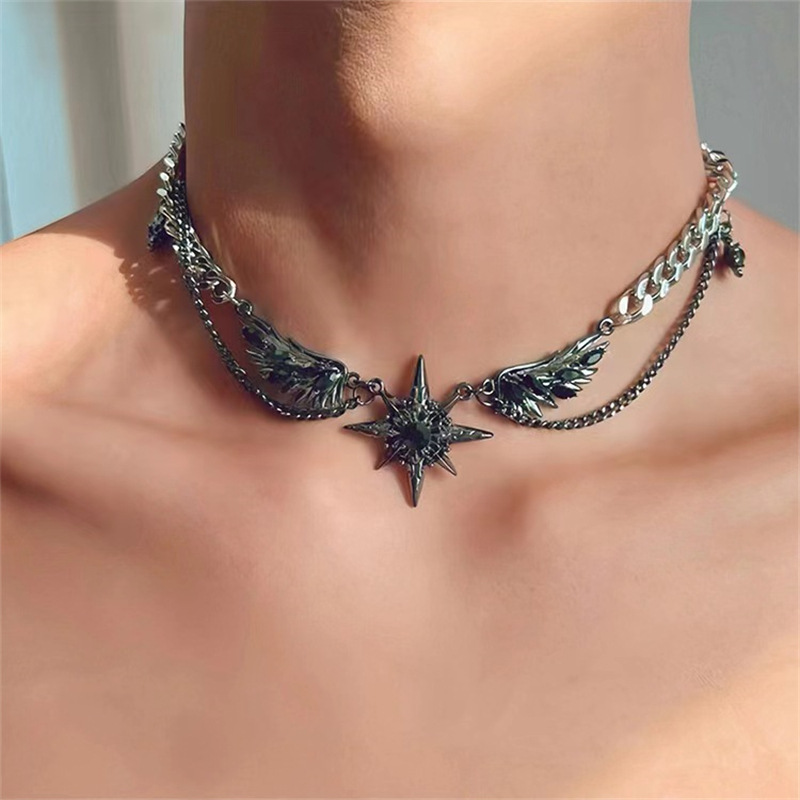 新しいゴシックダークスタイルのソーンスターウィングネックレス - Men Accessories Singapore のレビューと価格